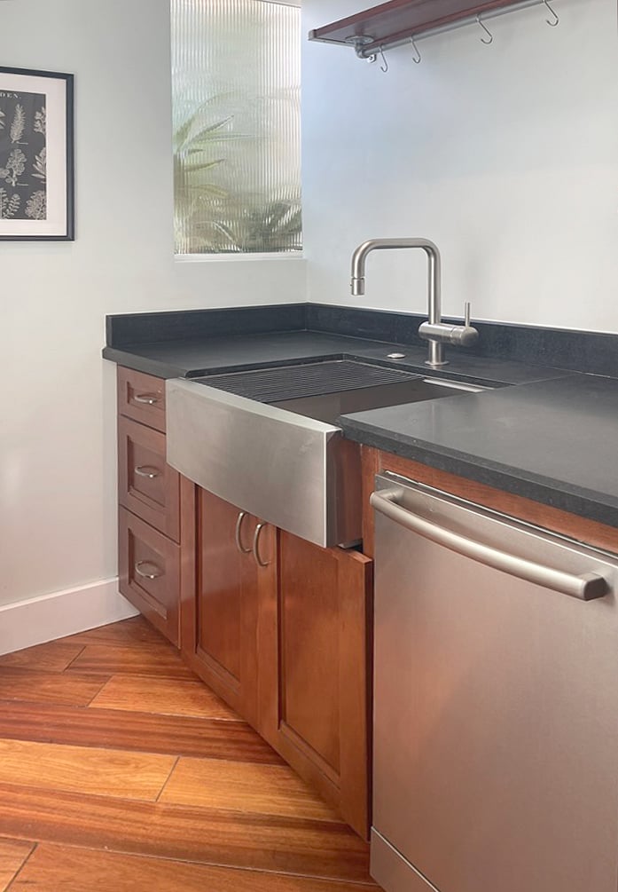 Just added, new farmhouse kitchen sink.