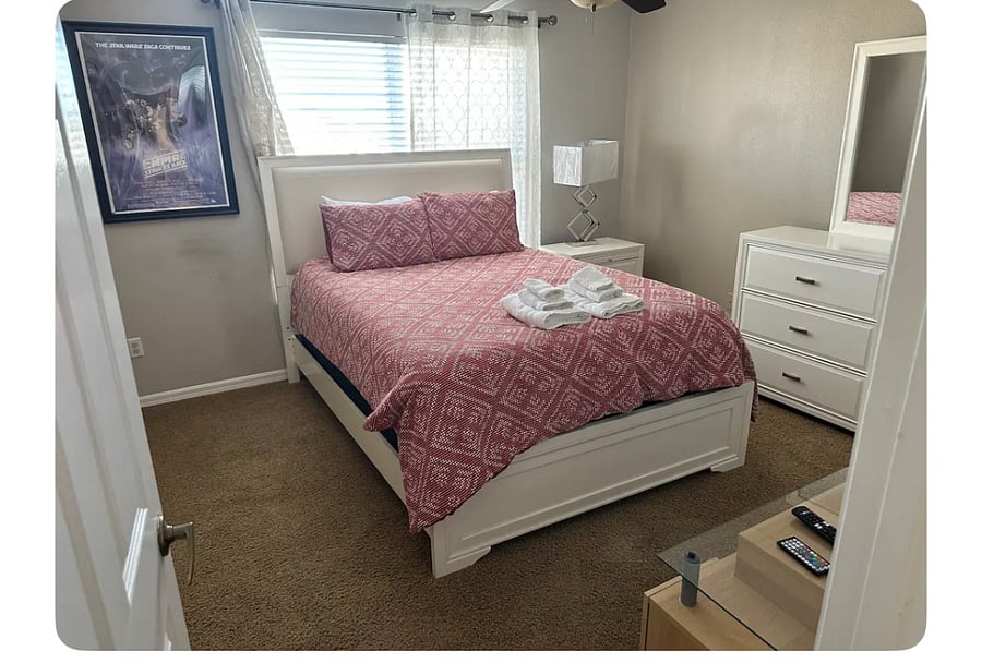 Bedroom 2 Queen