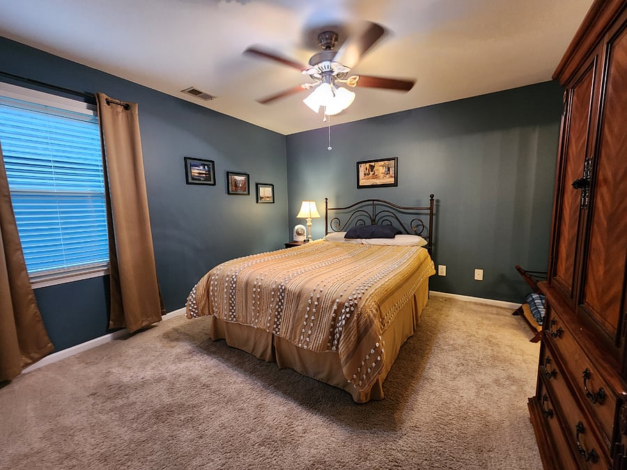 Queen bed :)