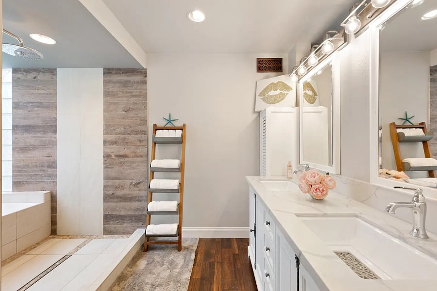 Ensuite Master Bathroom