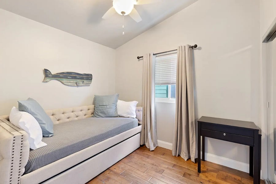 Upstairs Guest Bedroom 2