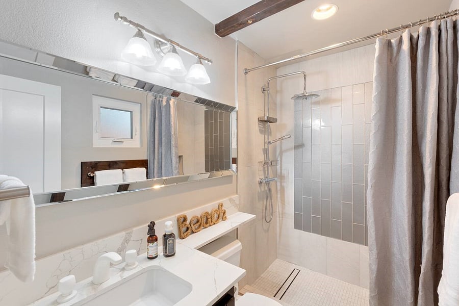 Downstairs Ensuite Bathroom