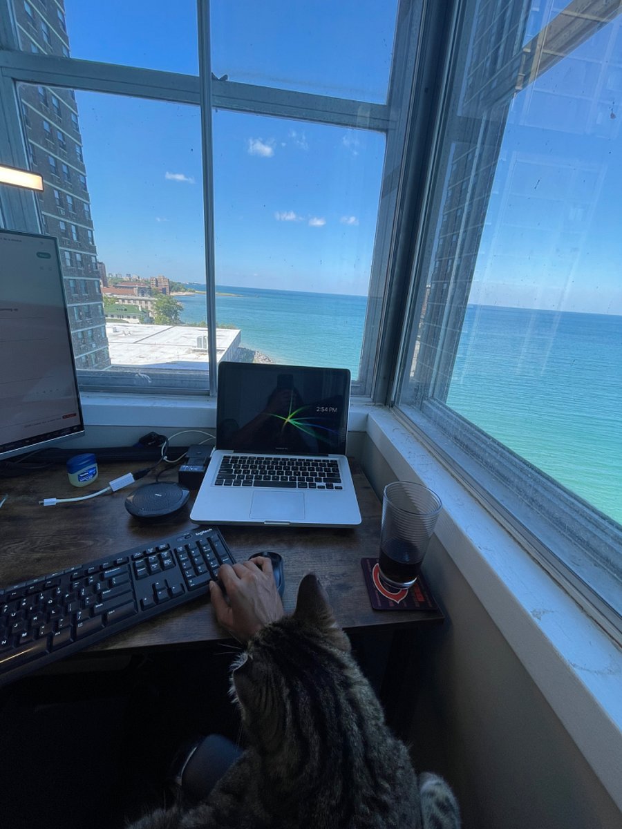 2nd Bedroom - Desk