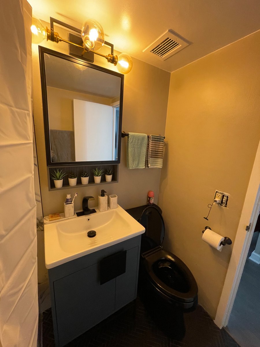 Main Bathroom