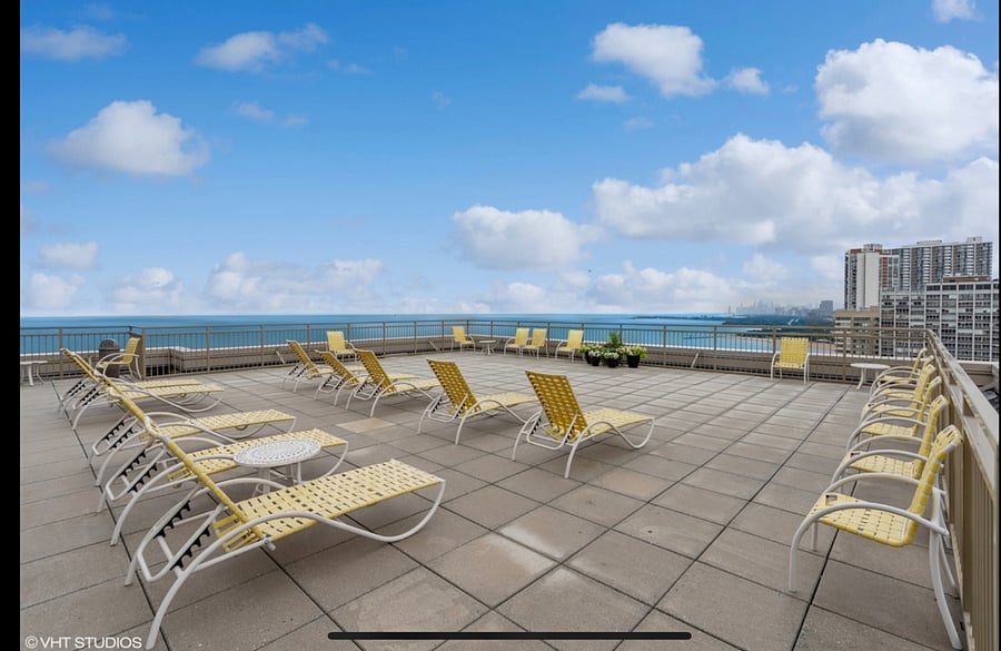 Common Sun Deck