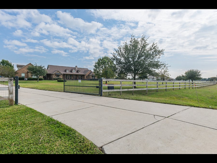 Furnished Finder property 734619_1 photo 2