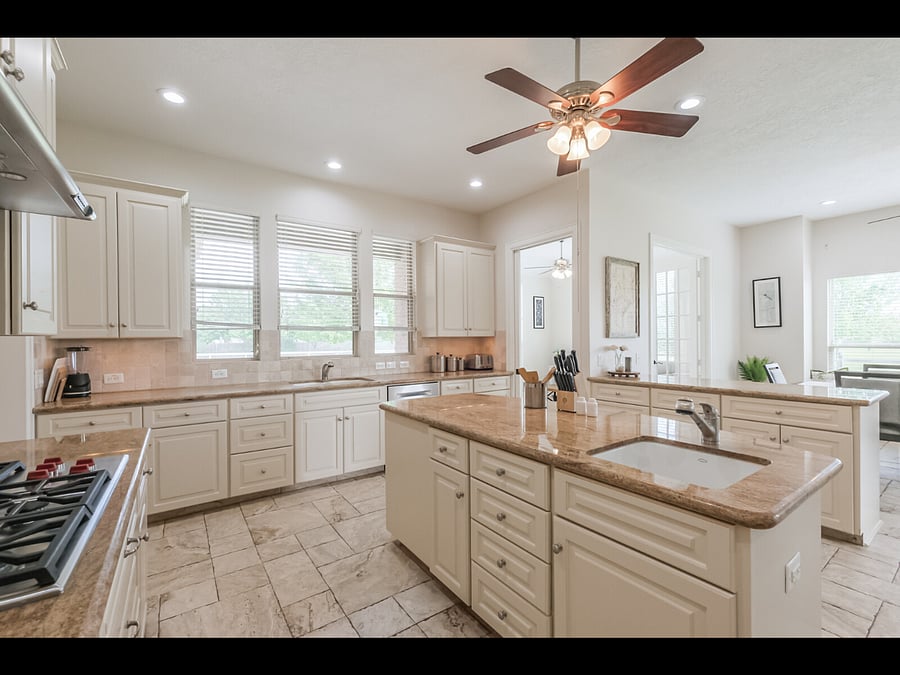 Furnished Finder property 734619_1 photo 18
