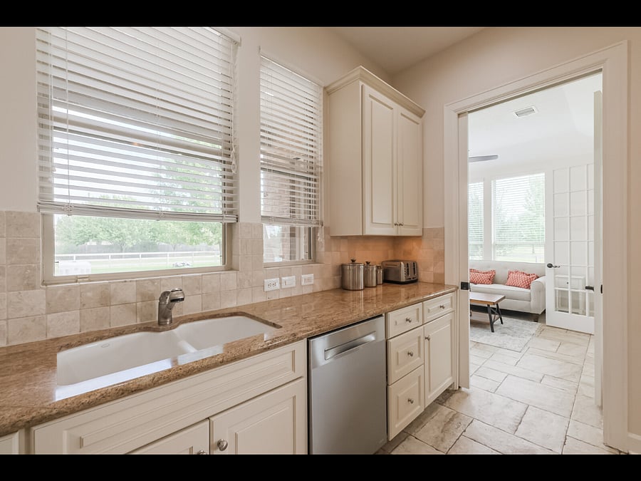 Furnished Finder property 734619_1 photo 48