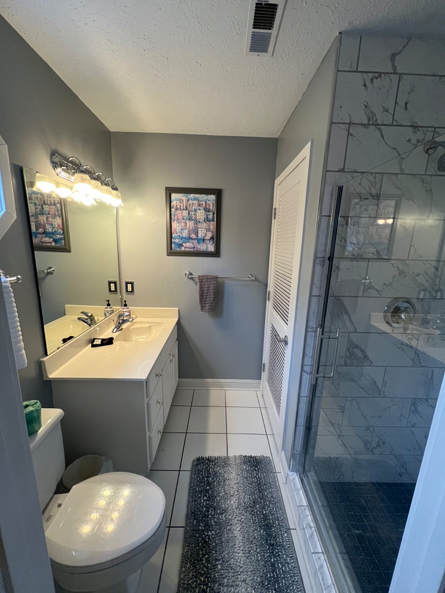 3rd Queen bedroom bath