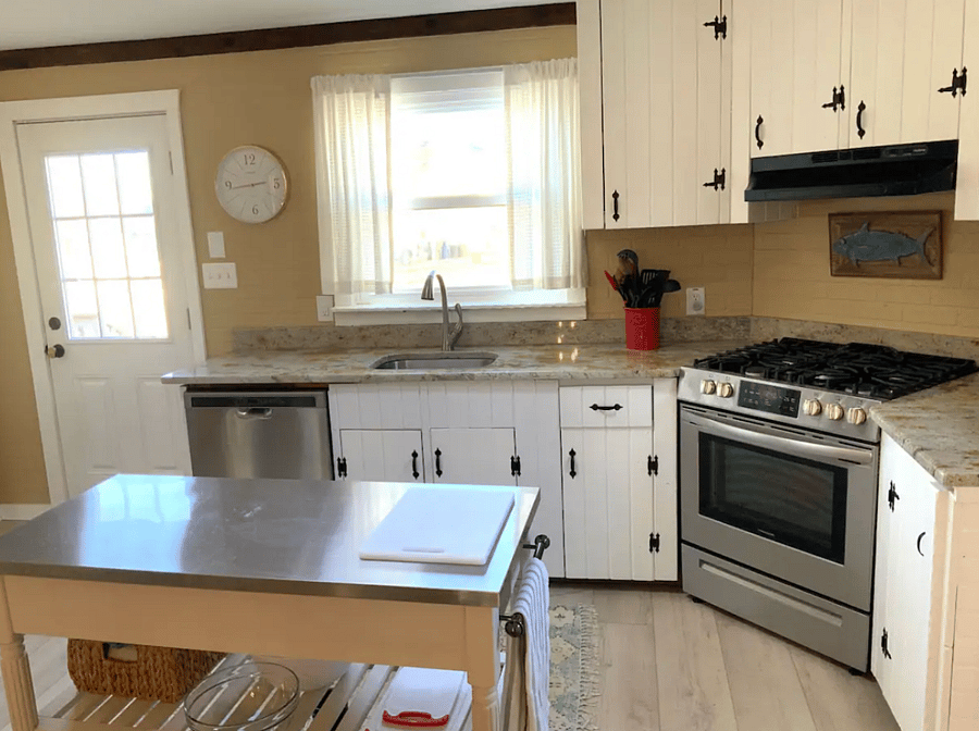 Fully Stocked Kitchen.