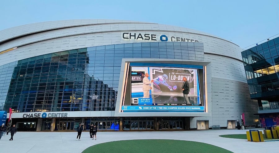 Golden State Warriors stadium is accessible by public transit 