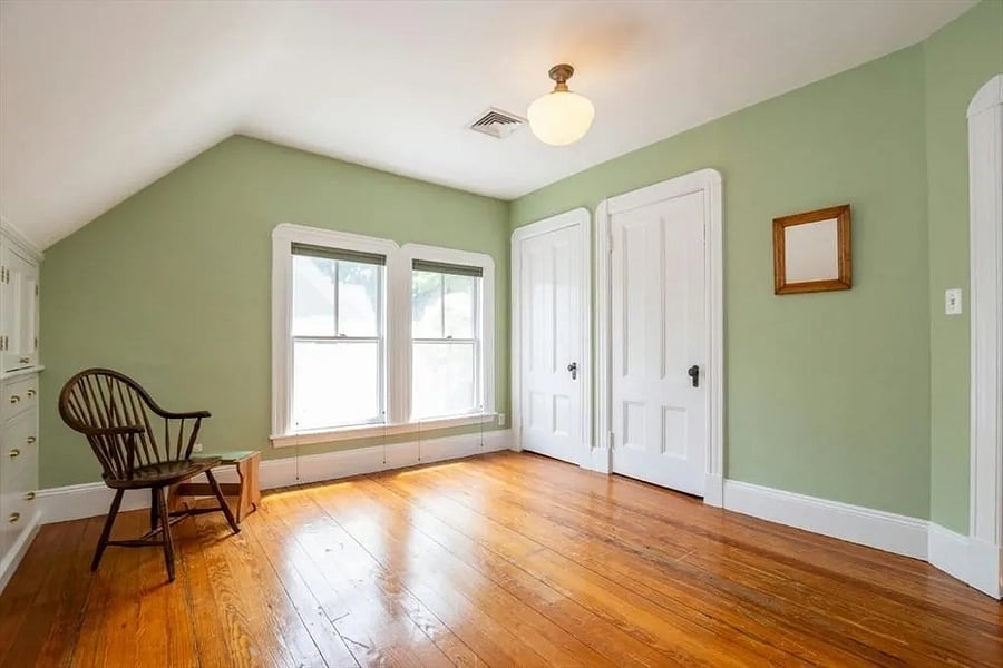 Queen Bedroom