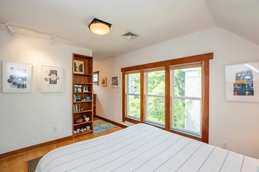 King Bedroom with Walk-in Closet