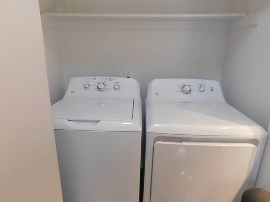 Furnished Finder property 735193_21 photo 2