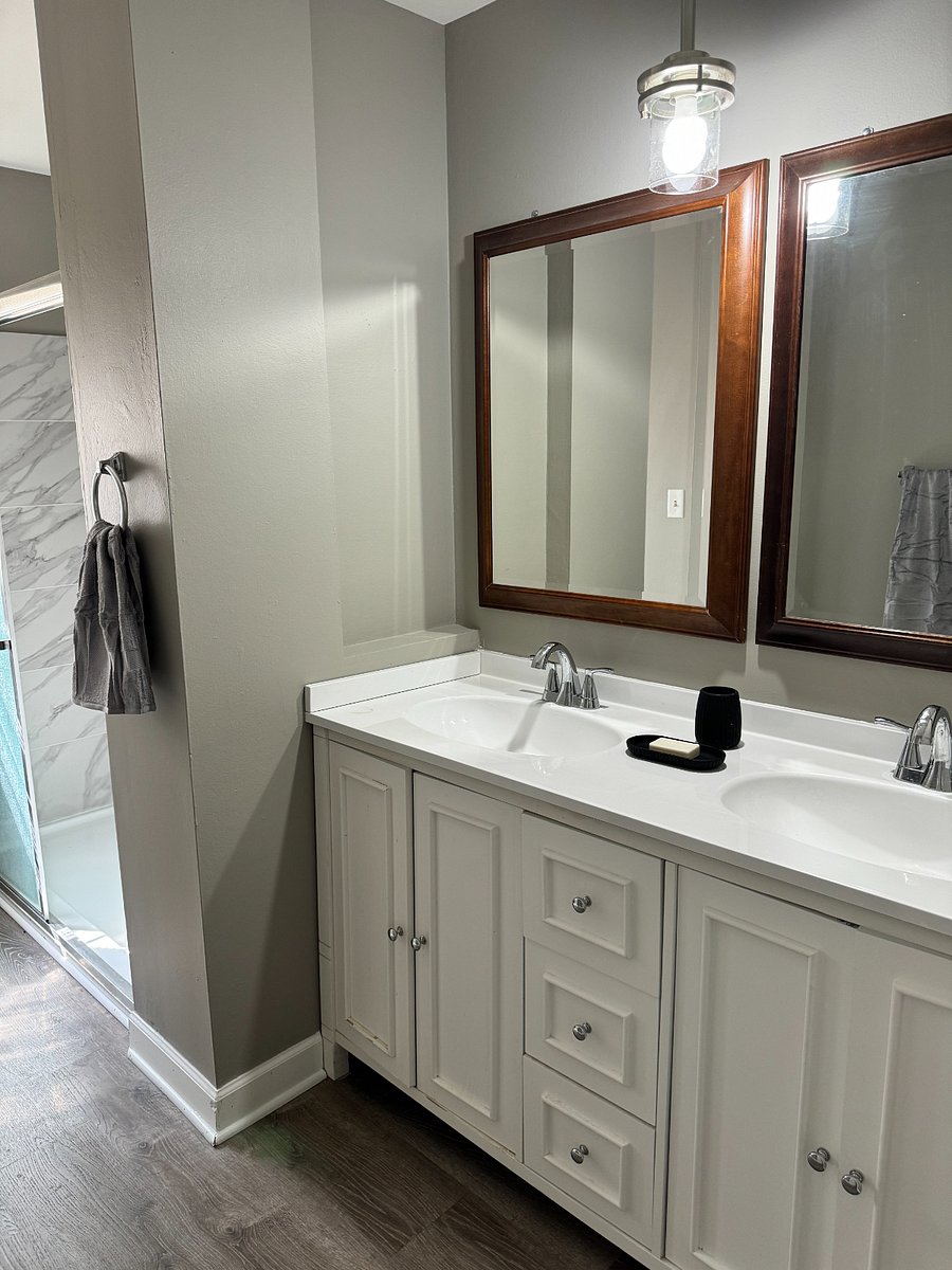 Upstairs Bathroom