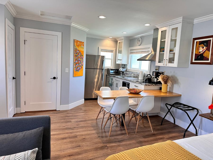 Kitchen and dining table