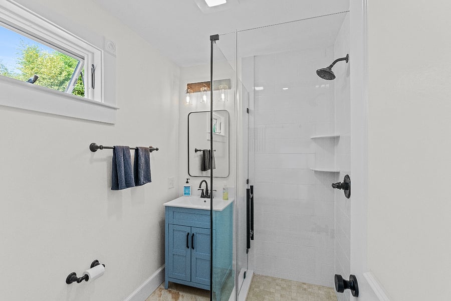 Downstairs full bath