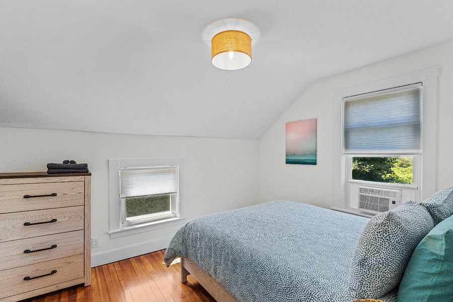 2nd bedroom