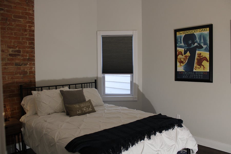2nd bedroom with queen bed.