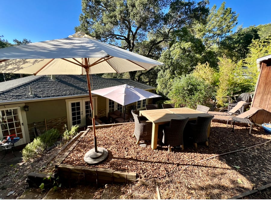 Back Yard Dinning Area