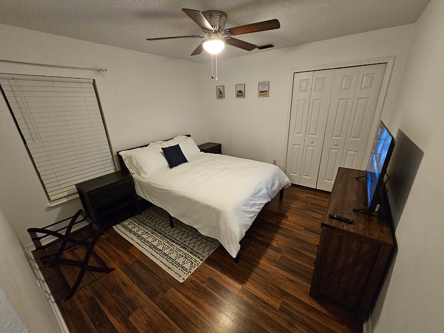 Guest bedroom