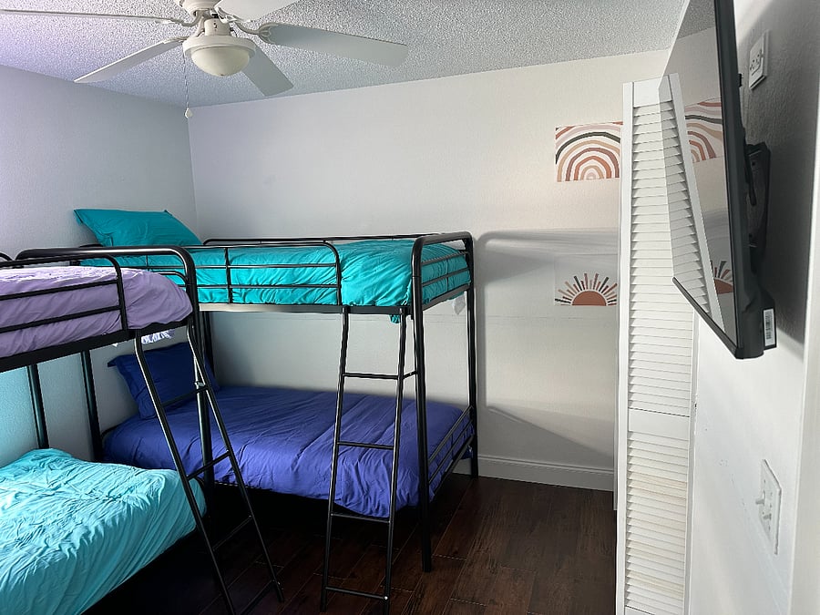 Bunk bedroom