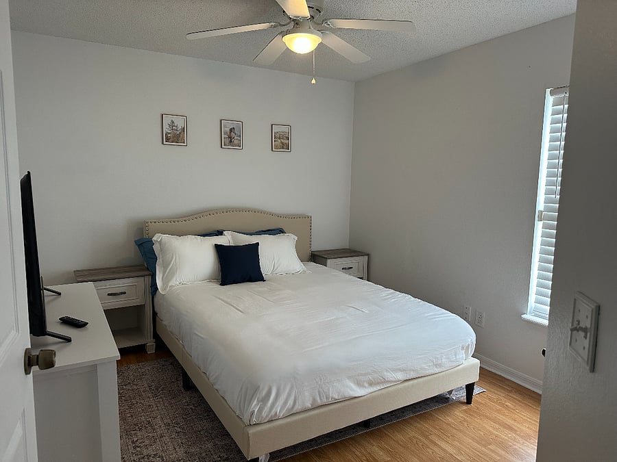 Guest bedroom