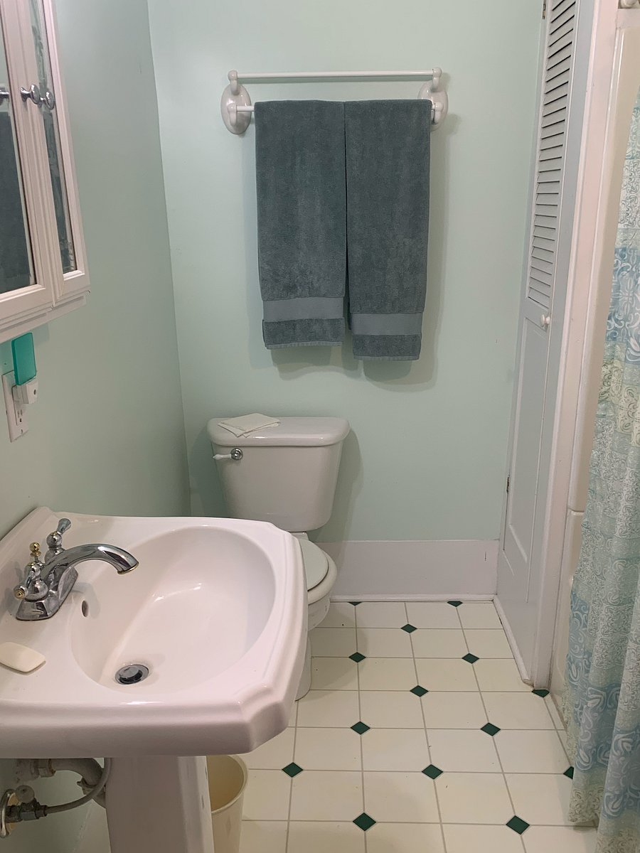 full bath in suite