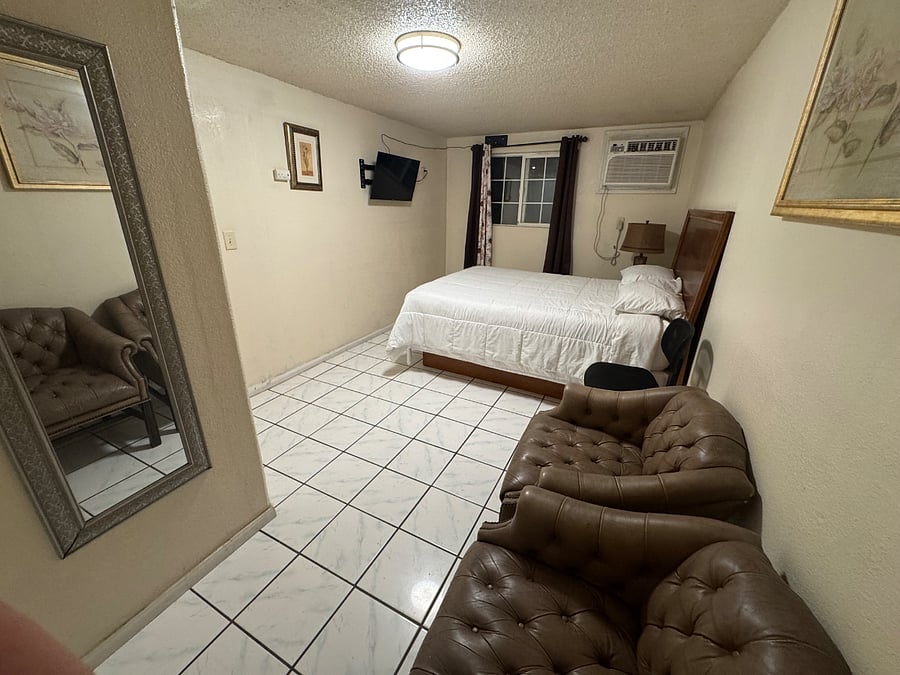 Furnished Finder property 735595_1 photo 12