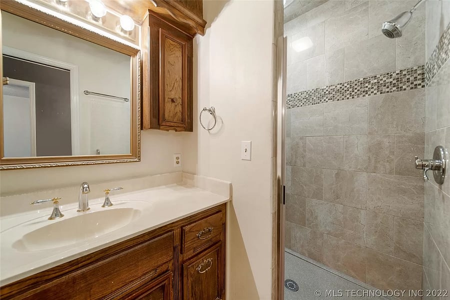 Furnished Finder property 735615_1 photo 32