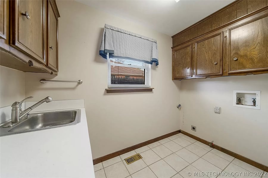 Furnished Finder property 735615_1 photo 39