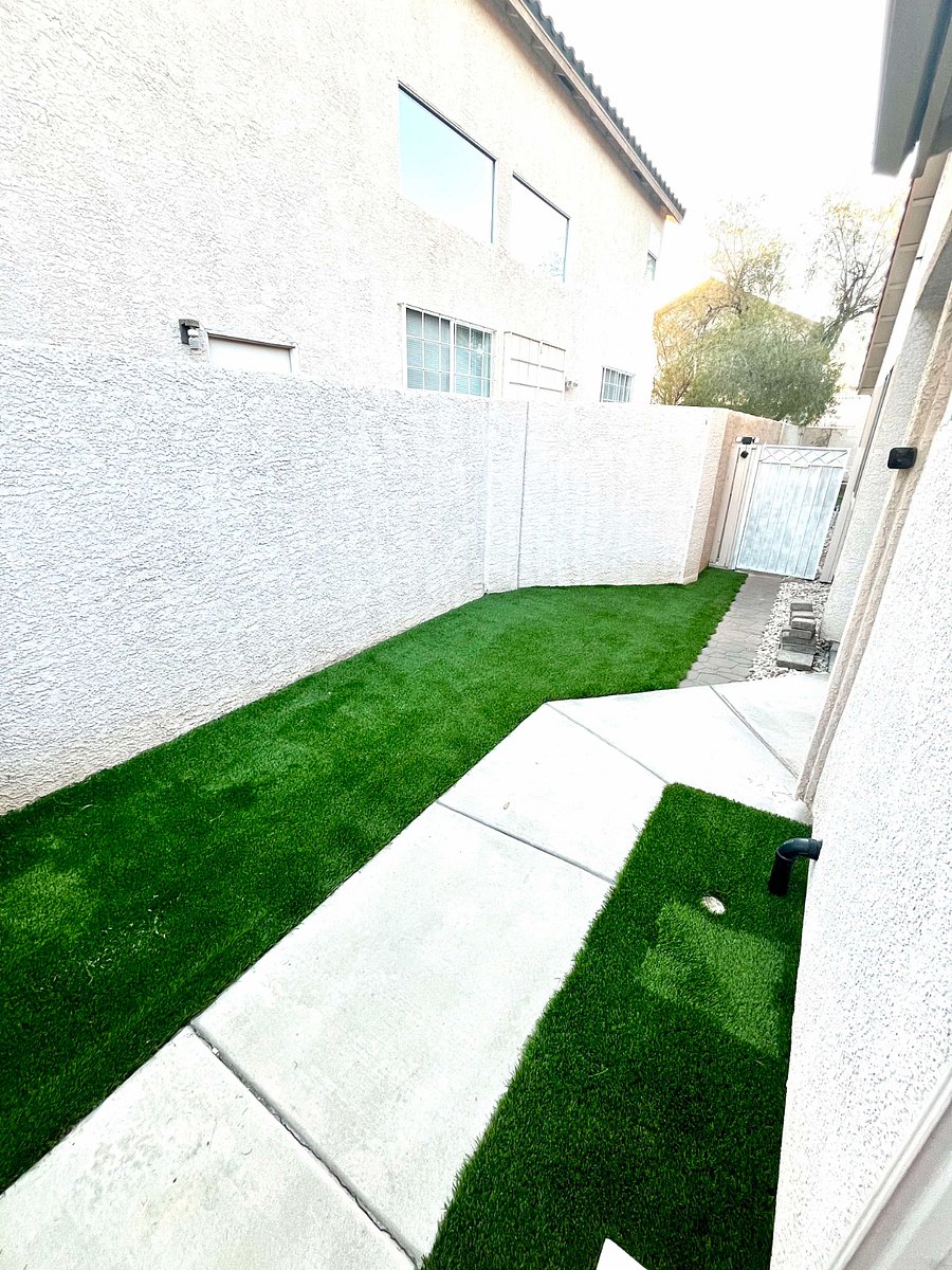 Front/Shared Yard