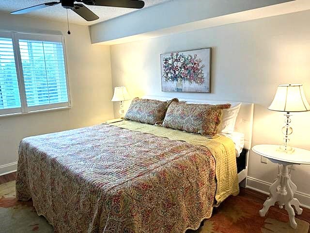 King bed in Master