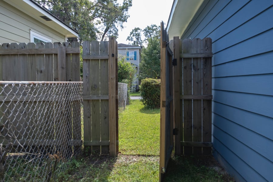 Side gate to backyard