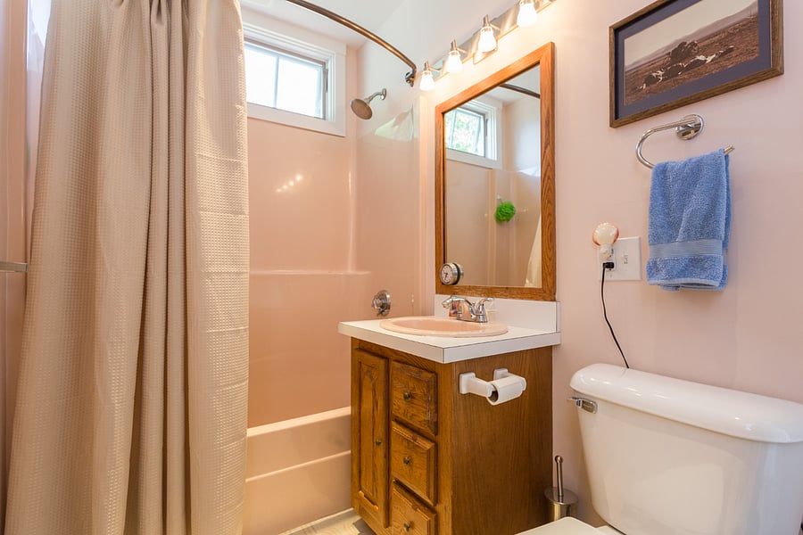 1st Floor Full Bathroom with shower tub.