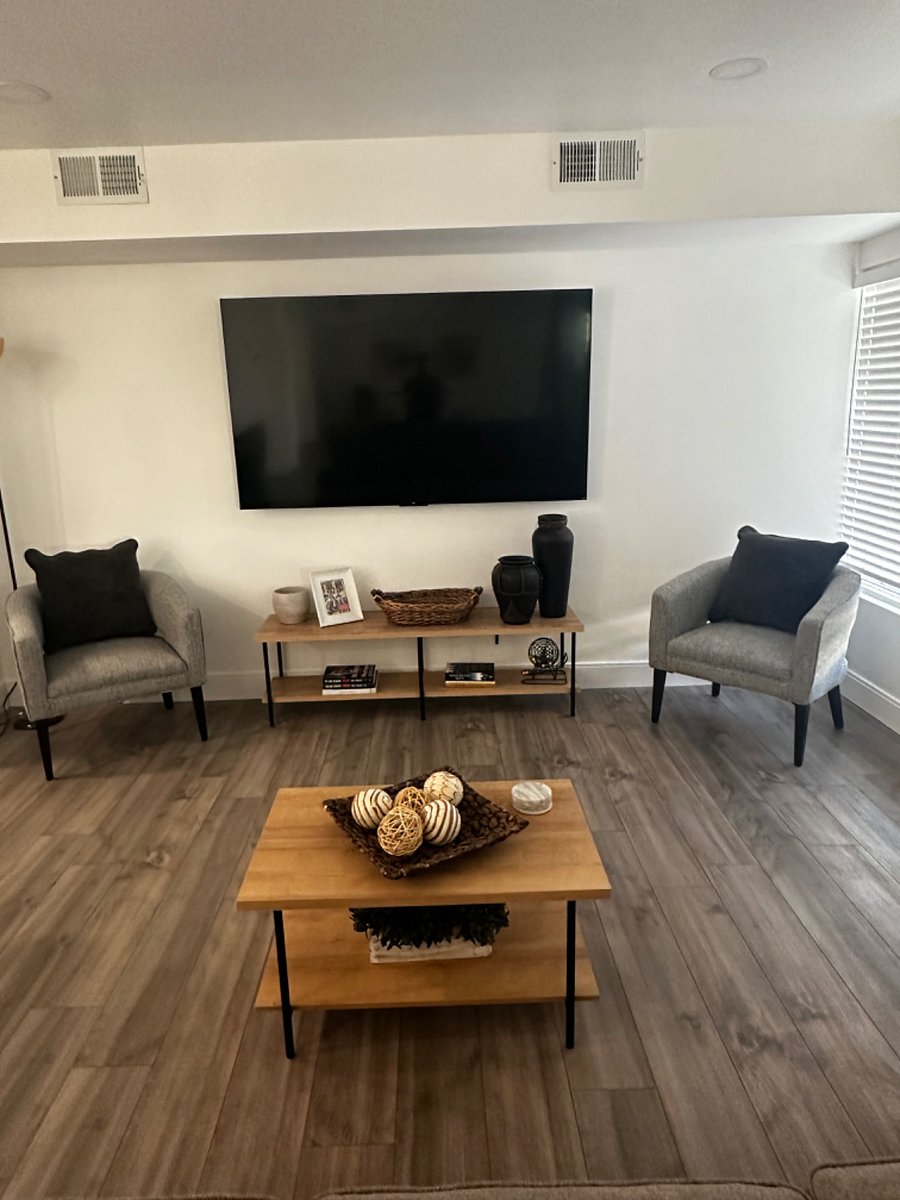Living Room - Smart TV
