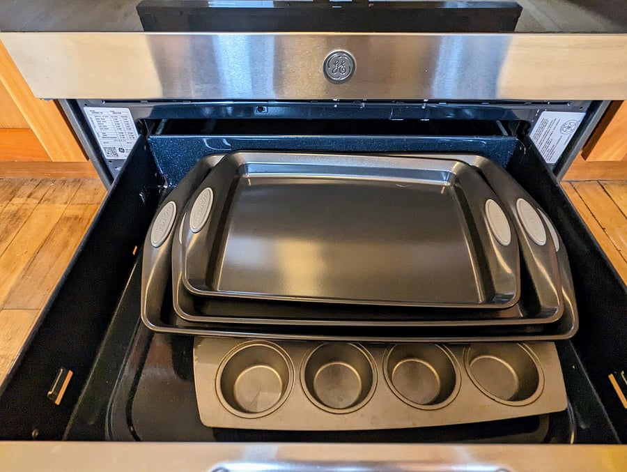 Cooking trays and muffin pan