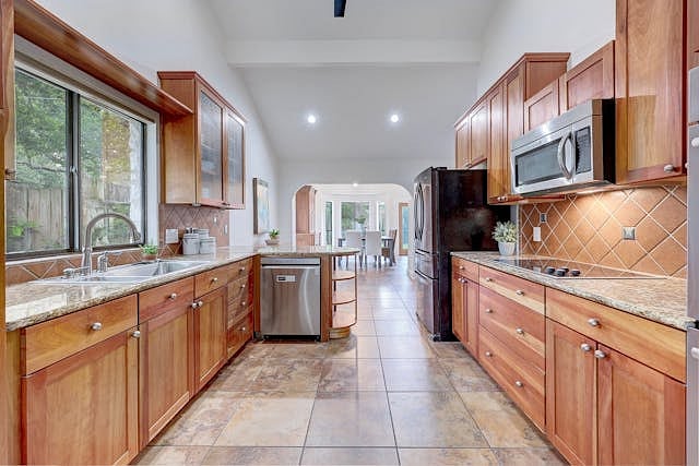 Galley Kitchen with Air Frier, Keurig, Toaster
Towels, Cleaning Supplies for Kitchen