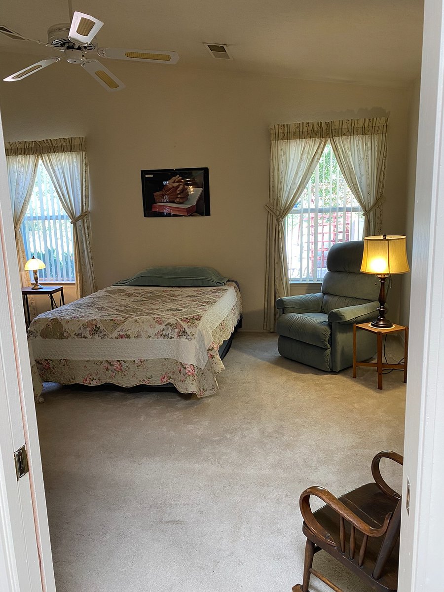 Master bedroom.  New Queen size bed ordered.