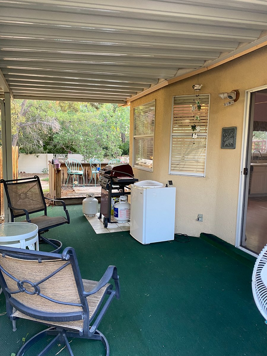 Covered side yard