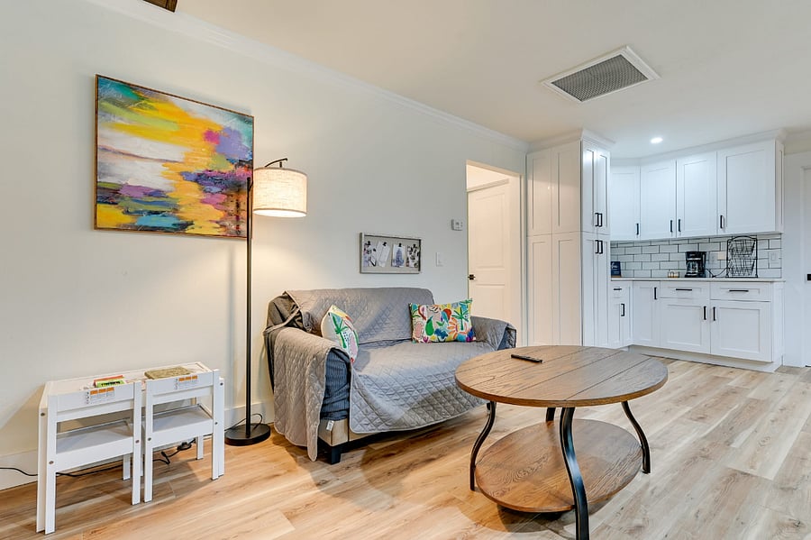 Living area, coffee bar, kids space