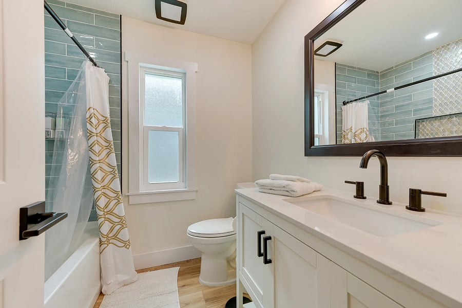 Third full bathroom with tub/shower combo