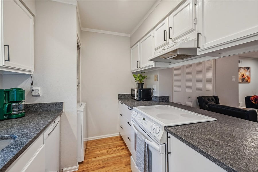 Furnished Finder property 736502_1 photo 10