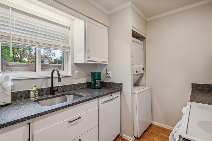 Furnished Finder property 736502_1 photo 12
