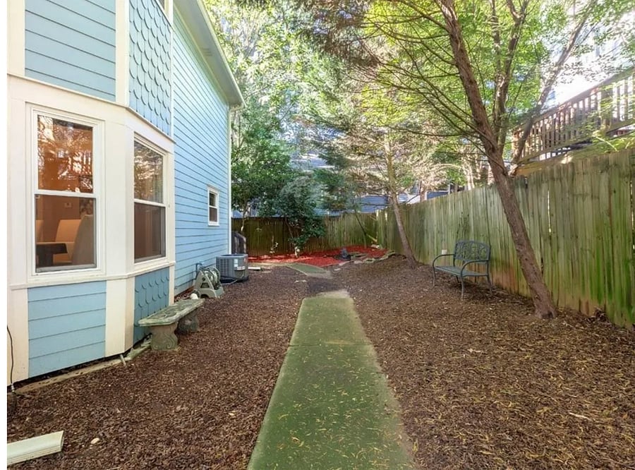 fence yard