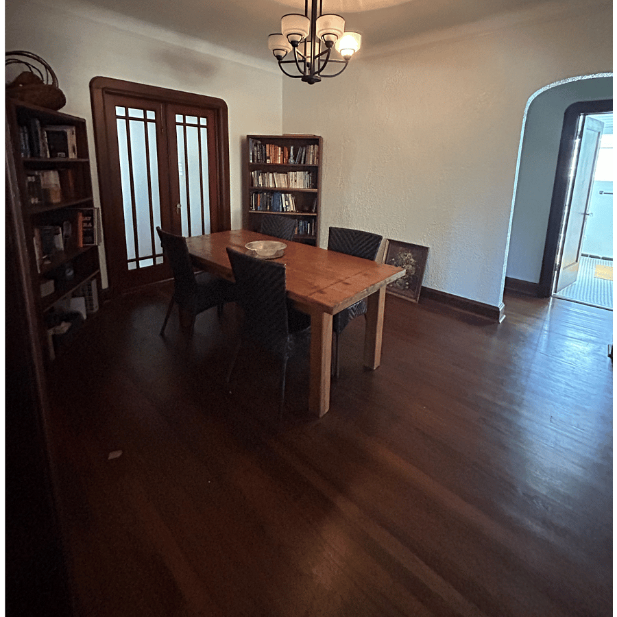 Formal dining room 