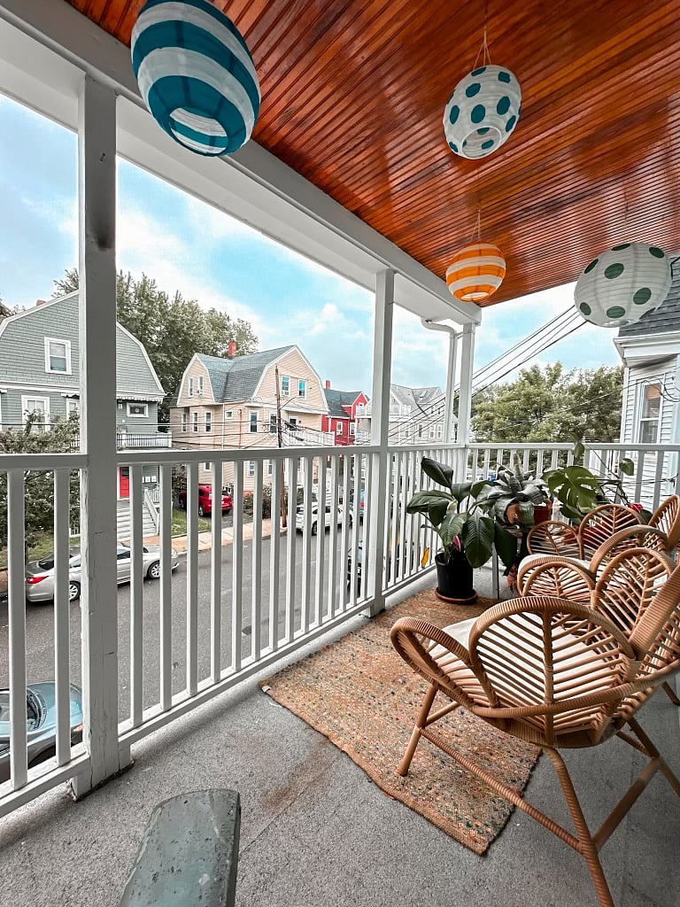 Private furnished deck
