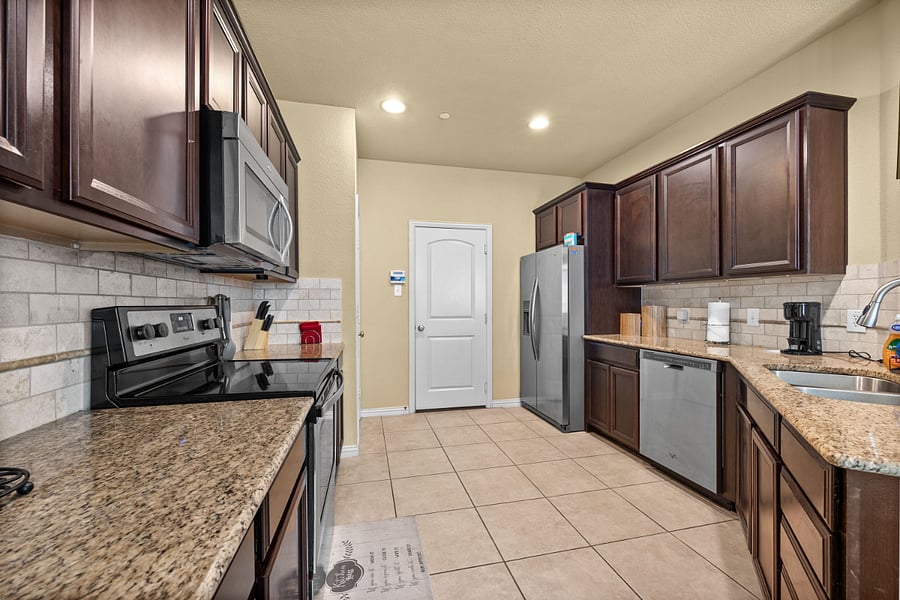 Furnished Finder property 737000_1 photo 6