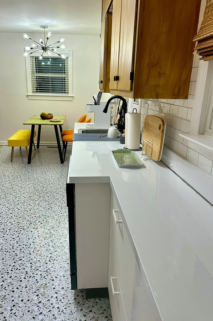 eat-in kitchen