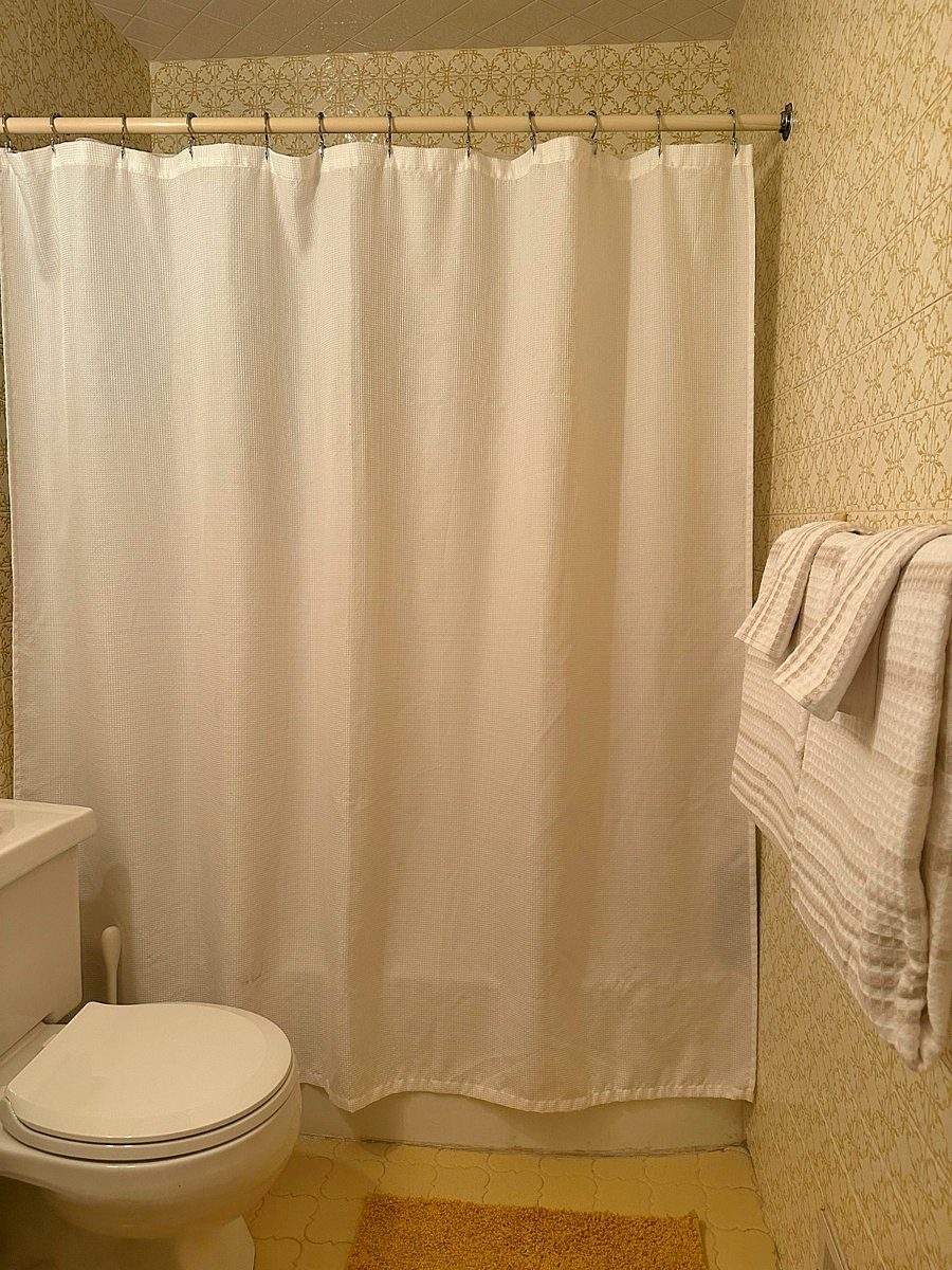 full bathroom at end of hallway
not pictured: starter kit of toiletries
